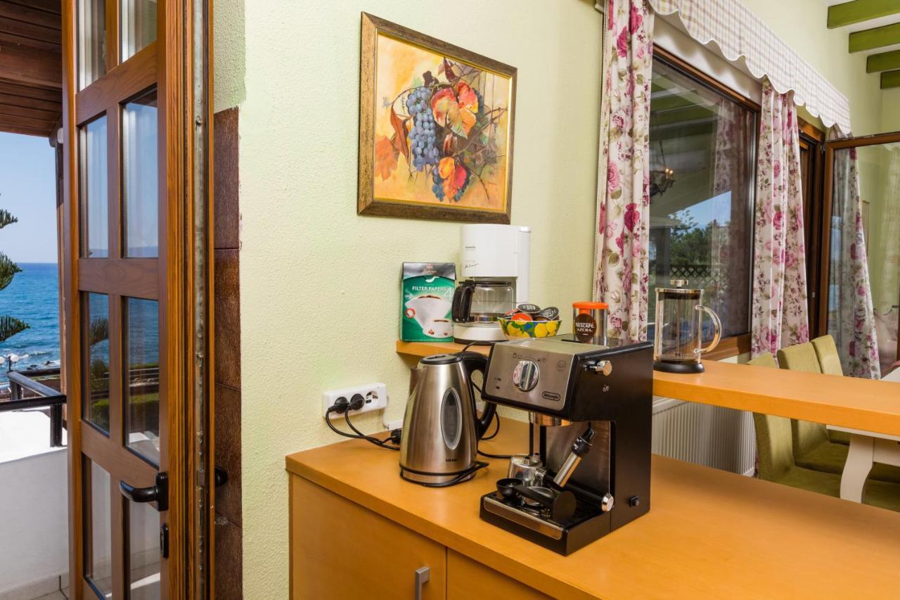 Beachfront Family Villa Katerina With Private Pool, Playground, Bbq & Amazing Sea Views! Petres  외부 사진
