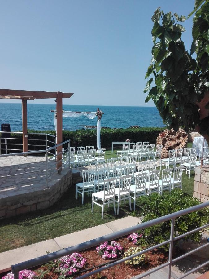 Beachfront Family Villa Katerina With Private Pool, Playground, Bbq & Amazing Sea Views! Petres  외부 사진