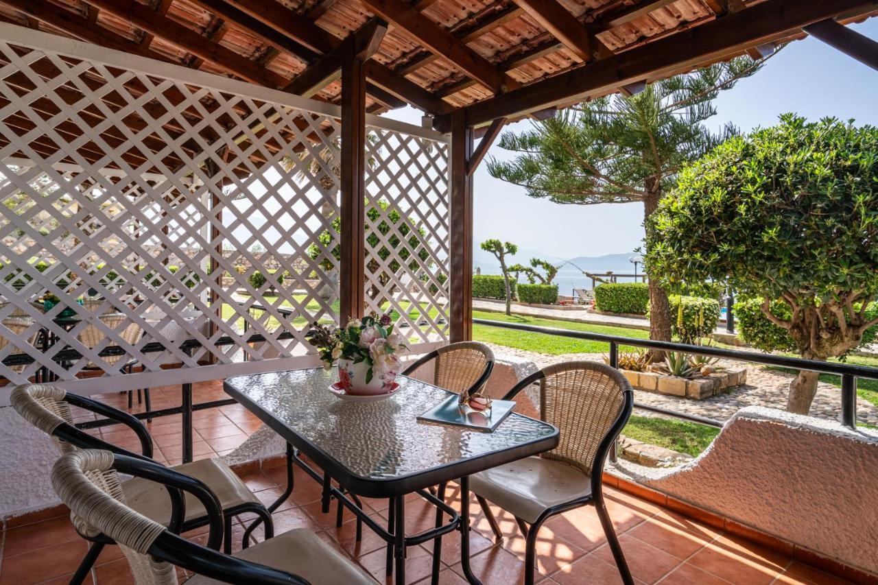 Beachfront Family Villa Katerina With Private Pool, Playground, Bbq & Amazing Sea Views! Petres  외부 사진