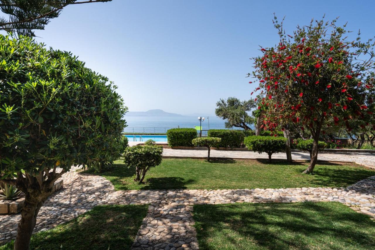 Beachfront Family Villa Katerina With Private Pool, Playground, Bbq & Amazing Sea Views! Petres  외부 사진
