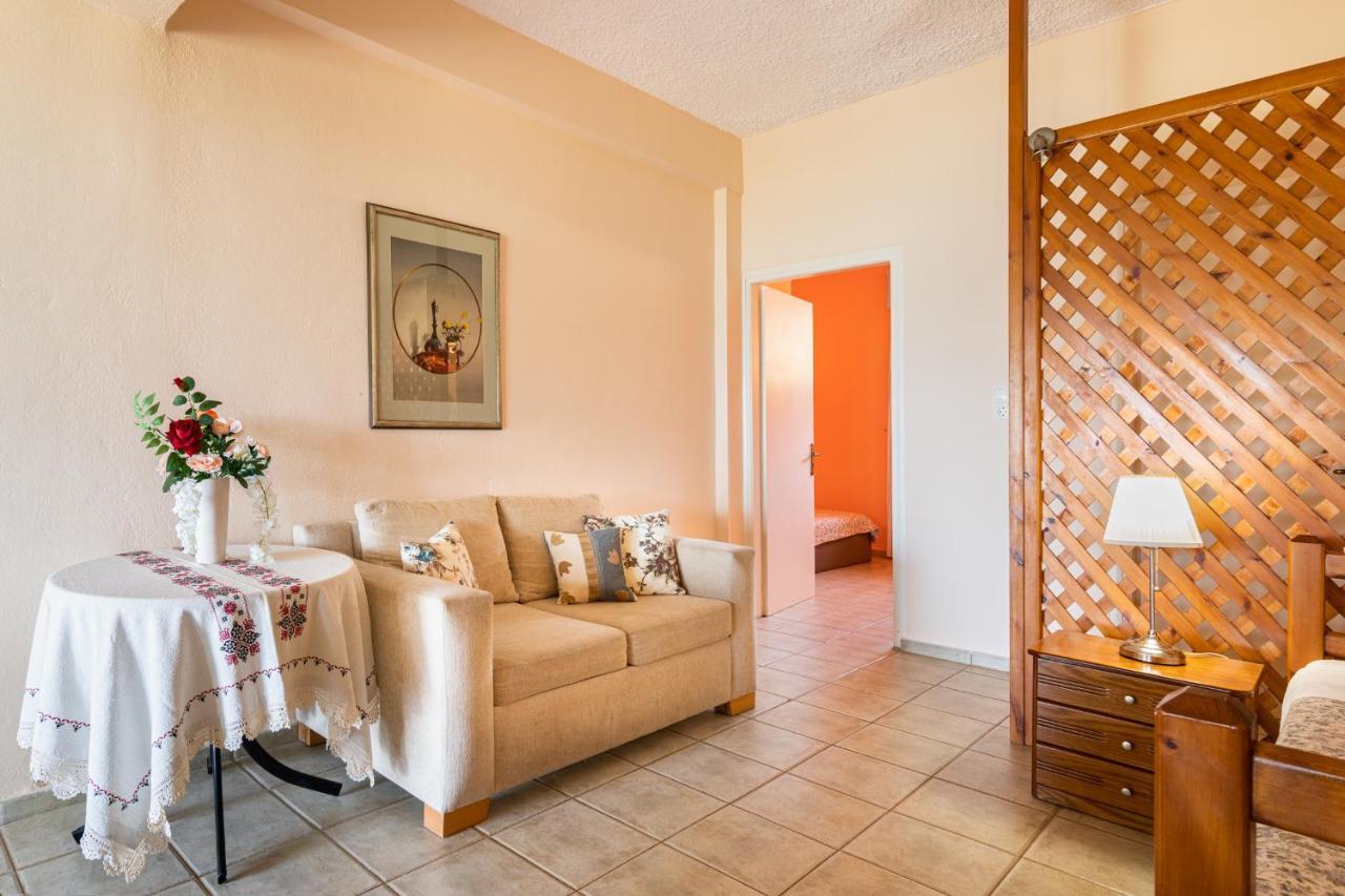 Beachfront Family Villa Katerina With Private Pool, Playground, Bbq & Amazing Sea Views! Petres  외부 사진