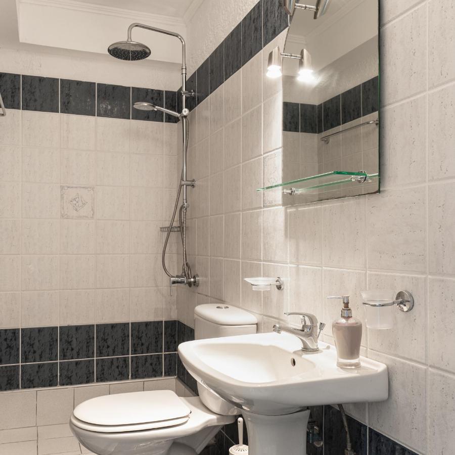 Beachfront Family Villa Katerina With Private Pool, Playground, Bbq & Amazing Sea Views! Petres  외부 사진