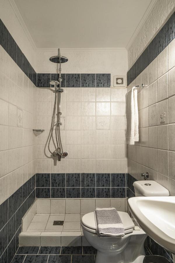 Beachfront Family Villa Katerina With Private Pool, Playground, Bbq & Amazing Sea Views! Petres  외부 사진