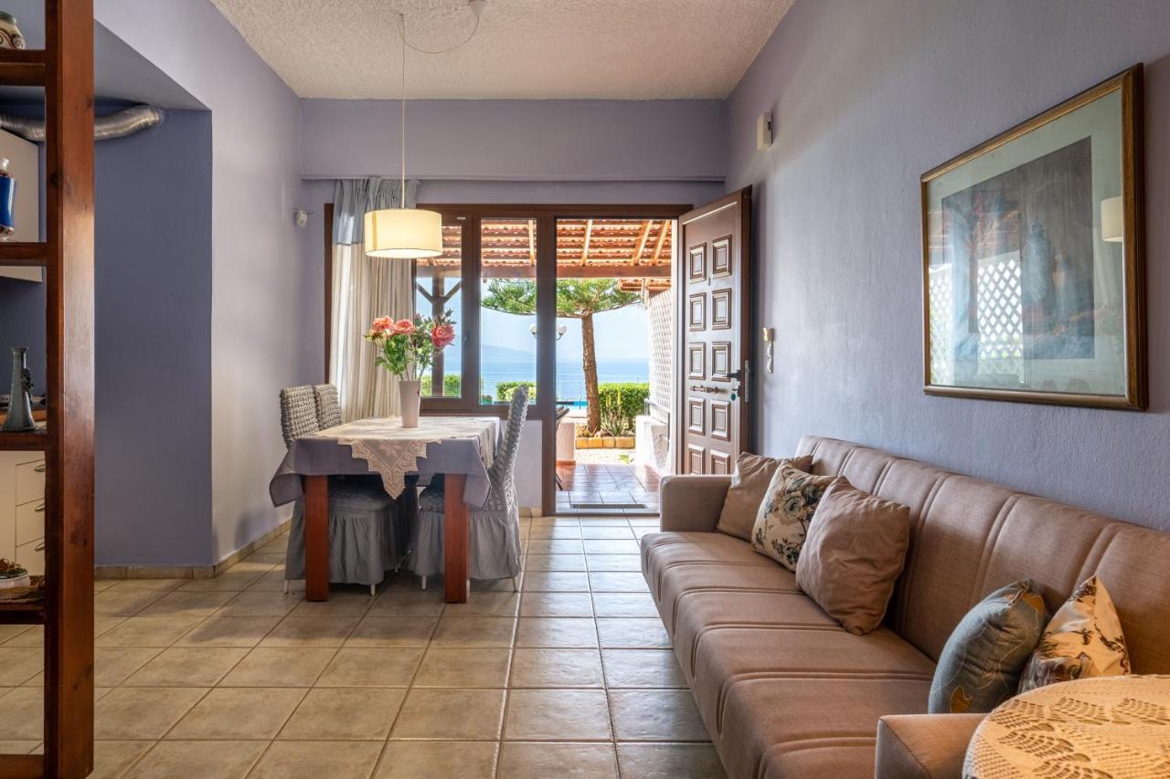 Beachfront Family Villa Katerina With Private Pool, Playground, Bbq & Amazing Sea Views! Petres  외부 사진